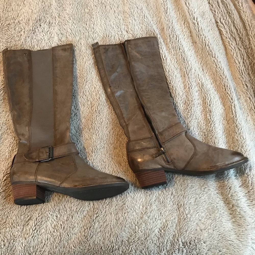 Women’s boots, size 9.5